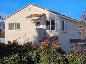 1001 Stoddard Ave in Modesto, CA - Building Photo