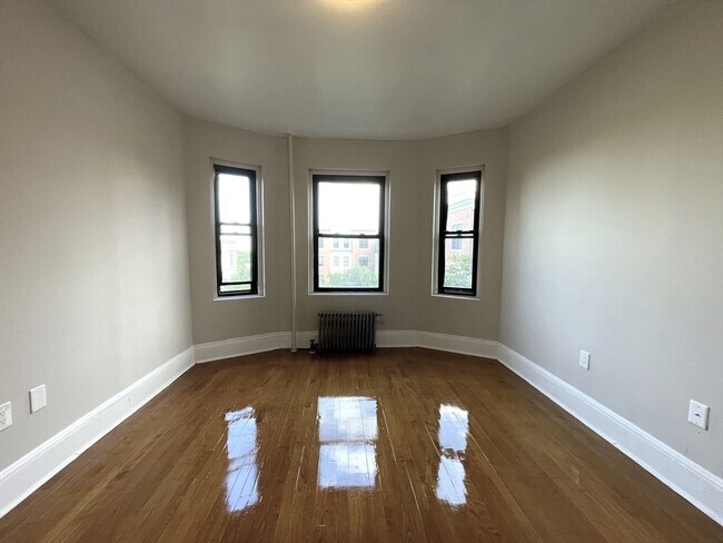 8 Langmaid Ave, Unit 22 in Somerville, MA - Building Photo - Building Photo