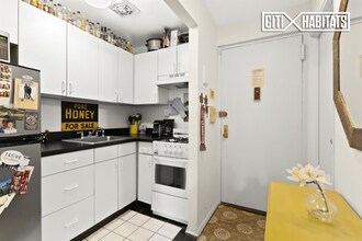160 E 26th St-Unit -C4 in New York, NY - Building Photo - Building Photo