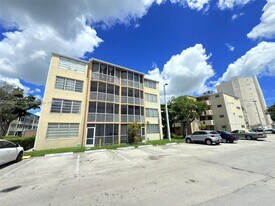 1710 NE 191st St in Miami, FL - Building Photo