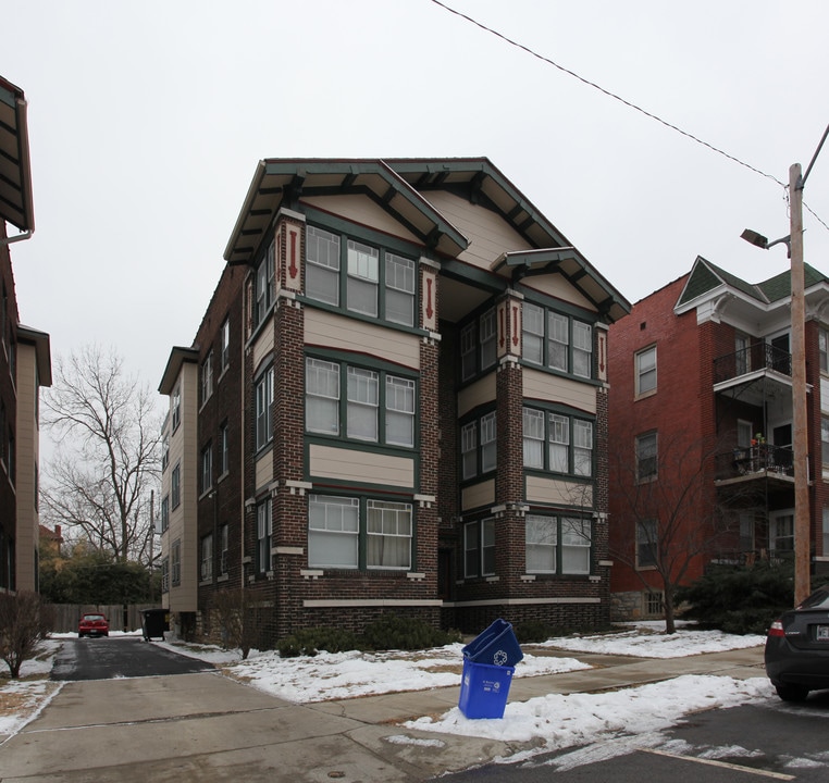 Bombay in Kansas City, MO - Foto de edificio