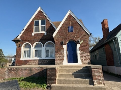 property at 2435 Leslie St