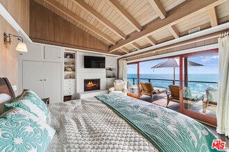 24542 Malibu Rd in Malibu, CA - Building Photo - Building Photo