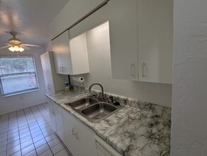 3600 SW 23rd St, Unit 18 in Gainesville, FL - Foto de edificio - Building Photo