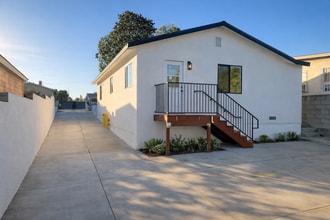 577 Stepney St in Inglewood, CA - Building Photo - Building Photo