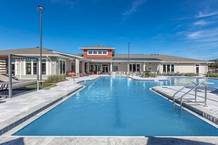 Summer Pointe Village in Summerfield, FL - Building Photo