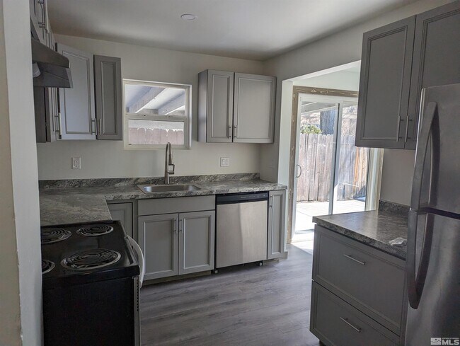 1500 Lewis St in Reno, NV - Building Photo - Building Photo