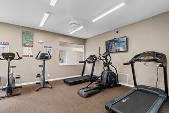 Tennis Towers Apartments in West Palm Beach, FL - Building Photo - Building Photo