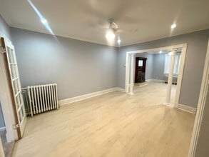 4909 Illinois Ave NW in Washington, DC - Foto de edificio - Building Photo