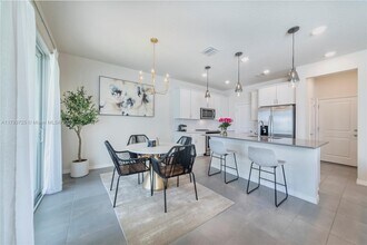 5077 Eucalyptus Dr in Hollywood, FL - Building Photo - Building Photo
