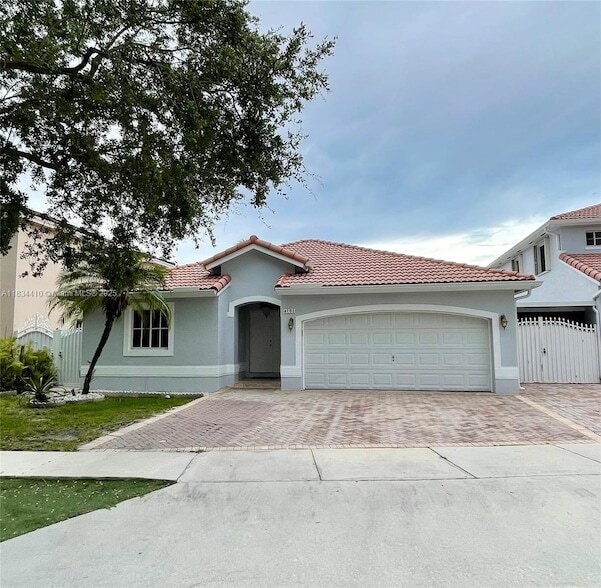 4101 SW 148th Pl