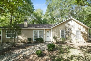 1631 Pecan Log Pl in Austell, GA - Building Photo