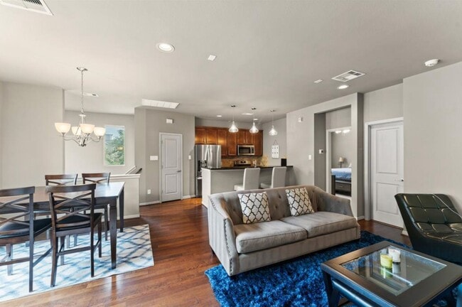 235 N Lenox St in Houston, TX - Foto de edificio - Building Photo