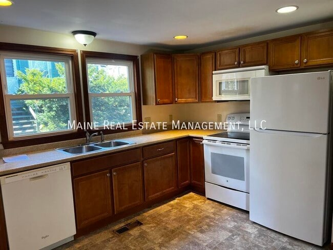 40 Dillingham St in Bangor, ME - Building Photo - Building Photo