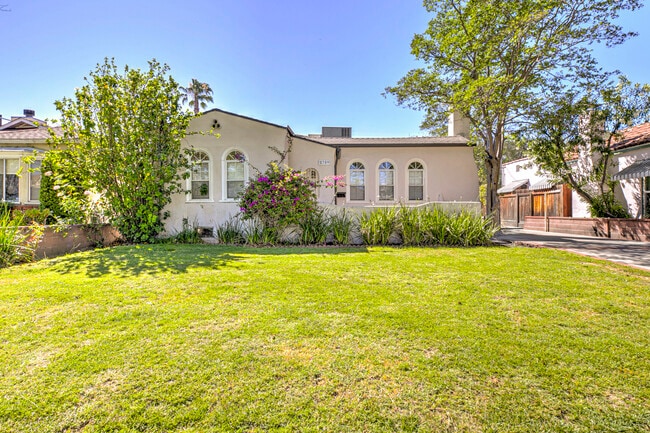 5709 Beck Ave in North Hollywood, CA - Foto de edificio - Building Photo