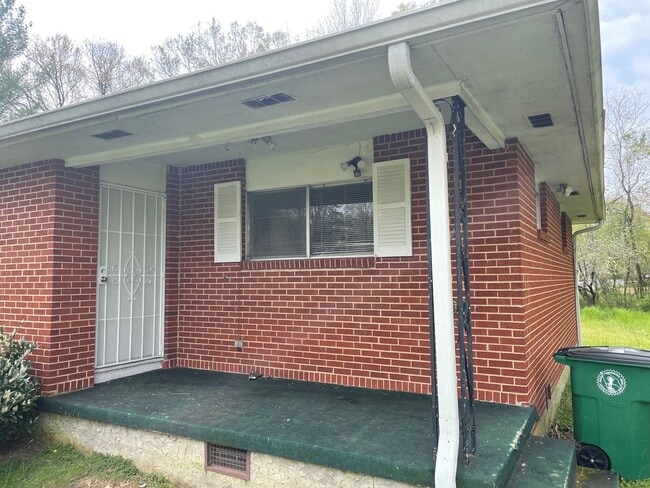 property at 1302 Ridgefield Cir