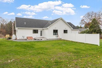 18 Buttonwood Pl in Lunenburg, MA - Building Photo - Building Photo