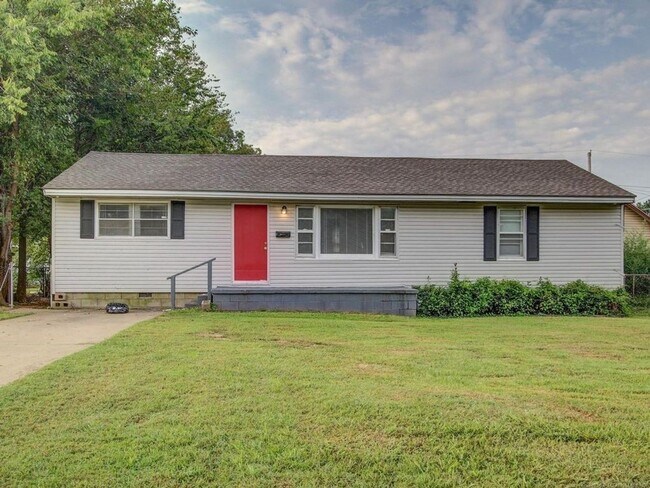 2536 W Easton St in Tulsa, OK - Building Photo - Building Photo