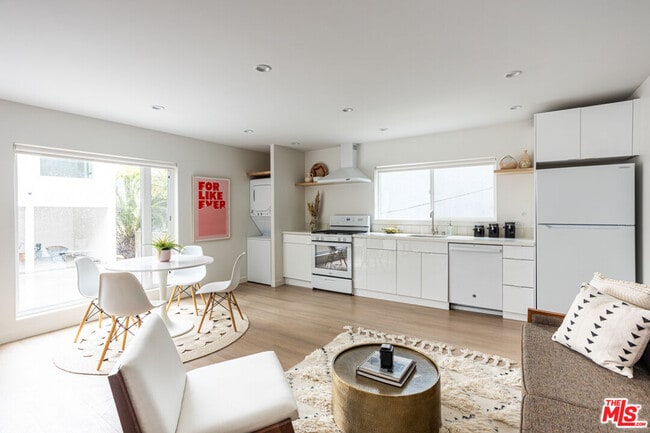 1948 Preston Ave in Los Angeles, CA - Building Photo - Building Photo