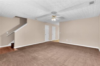 5566 Pineridge Ct in Forest Park, GA - Building Photo - Building Photo