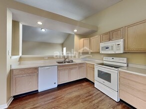 12293 Driftstone Dr in Fishers, IN - Building Photo - Building Photo