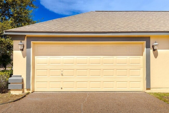 10529 Bear Creek in Laredo, TX - Building Photo - Building Photo