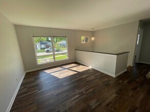 70 Walnut Ct in Mundelein, IL - Building Photo - Building Photo