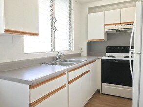 249 Lili?uokalani Ave-Unit -402 in Honolulu, HI - Building Photo - Building Photo