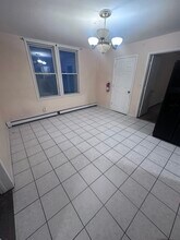 95 E Clifton Ave in Clifton, NJ - Building Photo - Building Photo