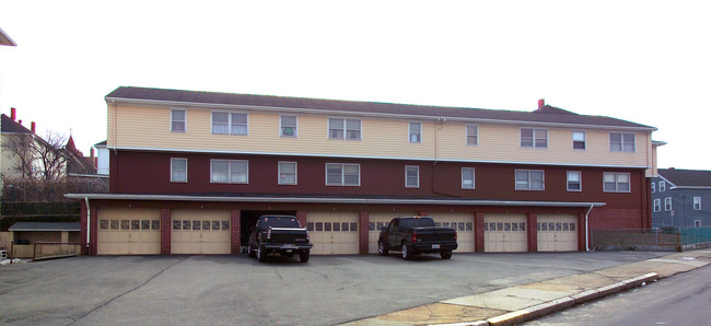 20 Mulberry St in Fall River, MA - Foto de edificio - Building Photo