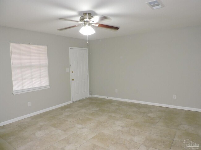 5094 Yacht Harbor Cir in Pensacola, FL - Building Photo - Building Photo