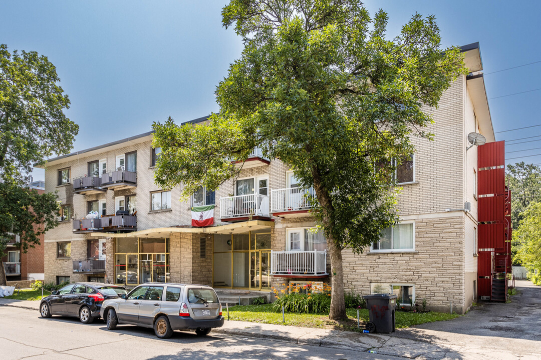 10470 Fleury Tsse in Montréal, QC - Building Photo