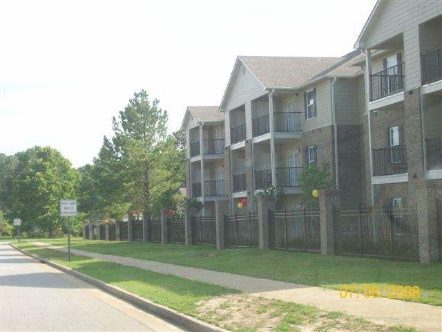 Fullerton Square in Sylvester, GA - Building Photo