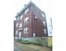 223 Spencer Ave in Pittsburgh, PA - Building Photo - Building Photo