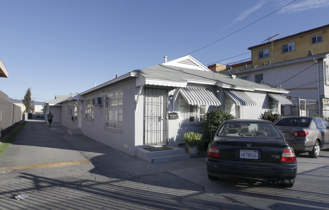 6724-6728 Vineland Ave in North Hollywood, CA - Building Photo