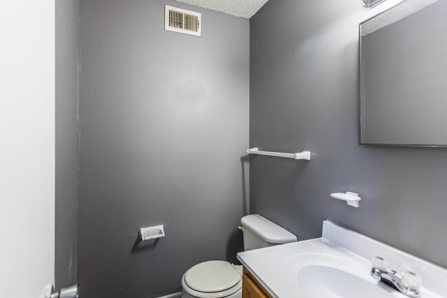 Annie's Townhomes in Memphis, TN - Building Photo - Interior Photo