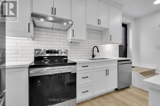 74 Church St in Stratford, ON - Building Photo - Building Photo