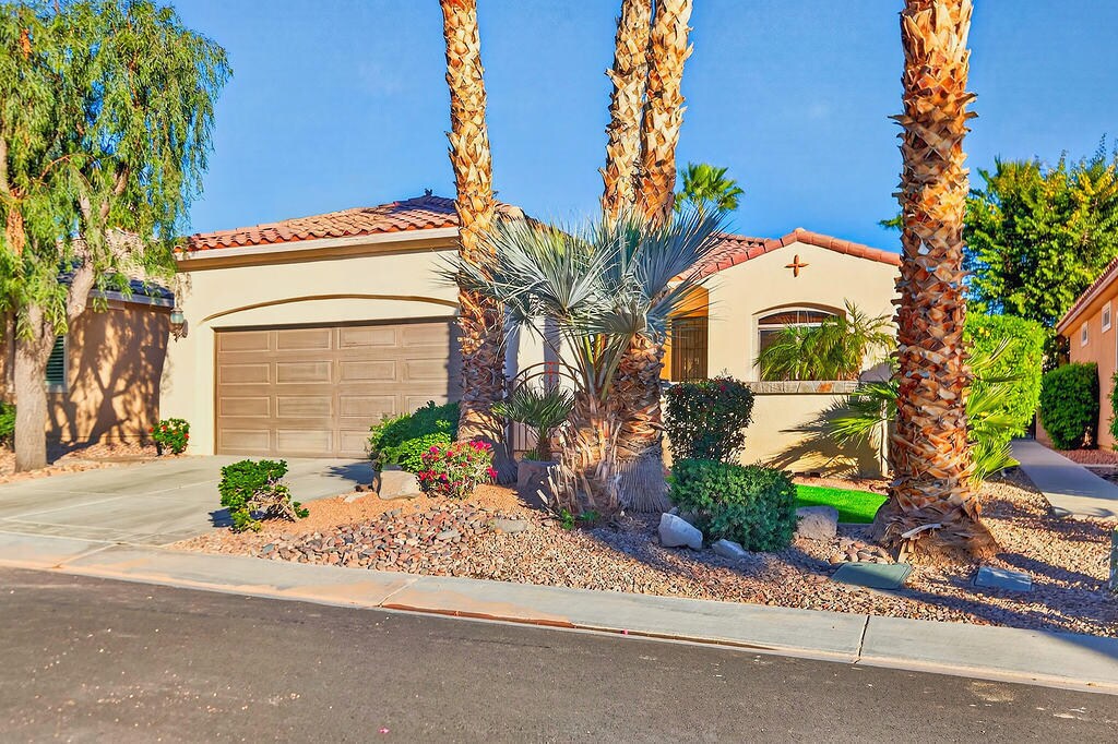 81656 Avenida De Baile in Indio, CA - Building Photo