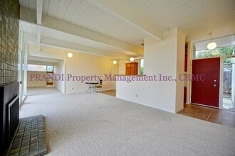 870 Penny Royal Ln in San Rafael, CA - Building Photo - Building Photo