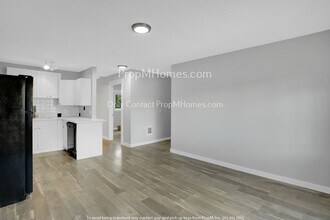 7307 SE 76th Ave in Portland, OR - Building Photo - Building Photo