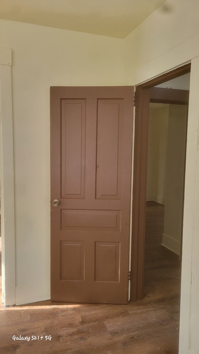 3261-3263 N 26th St, Unit Upper