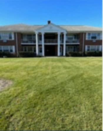 2000 Parkside Dr in Park Ridge, IL - Building Photo