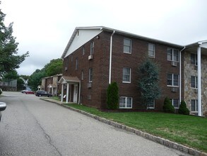 37 E Main St-Unit -28 in Rockaway, NJ - Building Photo - Building Photo