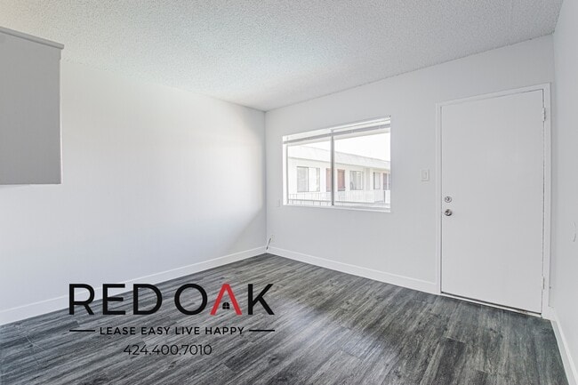 property at 12211 S Manor Dr