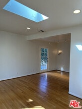 8711 Sherwood Dr in West Hollywood, CA - Building Photo - Building Photo