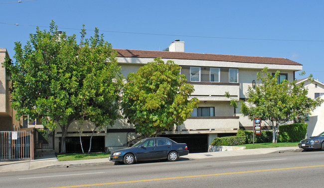 10731 Palms Blvd in Los Angeles, CA - Foto de edificio - Building Photo