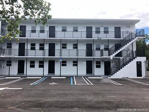1130 NW 62nd St-Unit -1 in Miami, FL - Building Photo - Building Photo