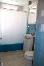 610 Humphrey St, Unit 2 in Swampscott, MA - Building Photo - Building Photo