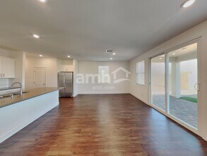 284 Yasmin Daylily Pl in Henderson, NV - Foto de edificio - Building Photo