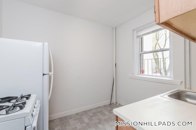 49 Worthington St, Unit 12 in Boston, MA - Foto de edificio - Building Photo